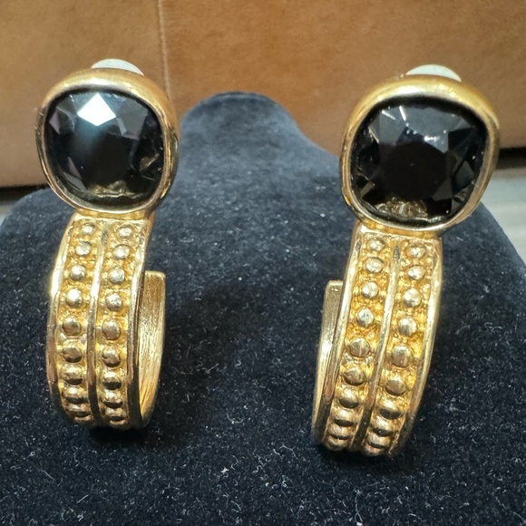 Givenchy vintage Gold and Black clip on earrings